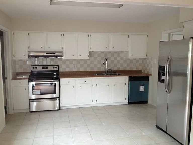 4524 Notre Dame Ct — Photo 3