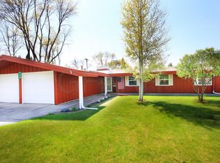 2720 Chestnut St, Grand Forks, ND 58201