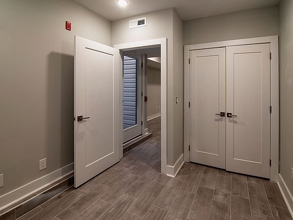 4th image of 5334 Cedar Ave #2B