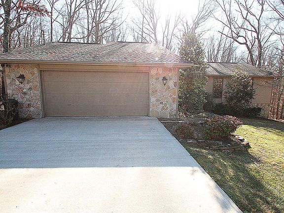 2nd image of 123 Rolling Green Dr