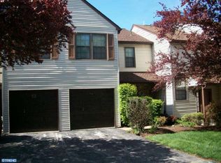22 Holly Ct, Lafayette Hill, PA 19444