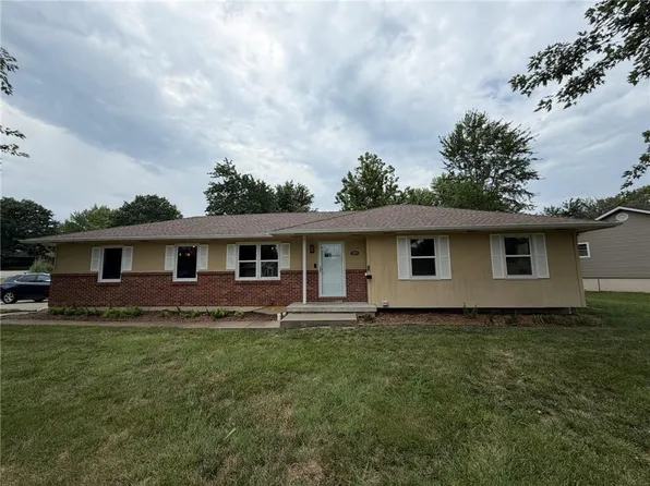 404 Creach Dr, Warrensburg, MO 64093