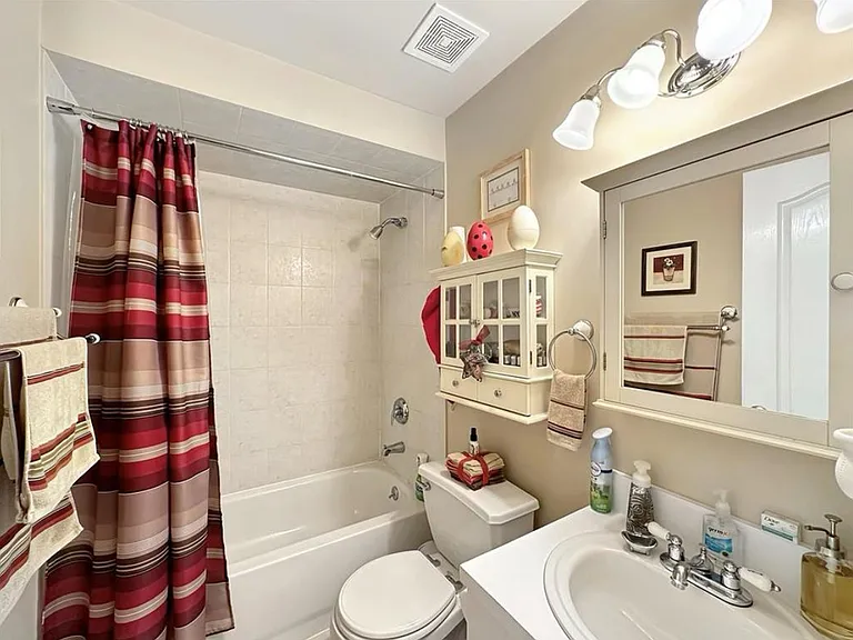 40A Santa Monica Ln #2 — Photo 4