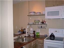 5th image of 615 Bay Colony Dr APT 8
