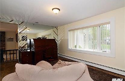 3rd image of 26 Denise Dr