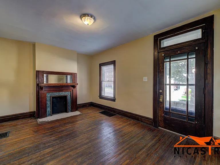 1638 Indianola Ave — Photo 34