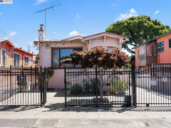 2328 Bartlett St, Oakland, CA 94601