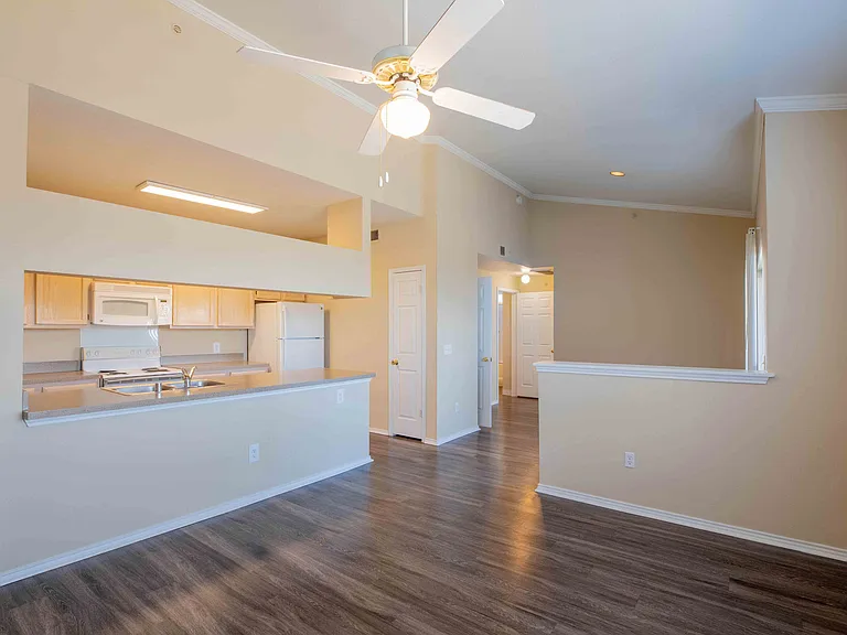 IMT Hyland Hills — Photo 11