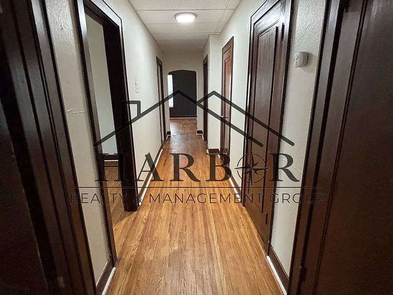 1215 Saint John Ave #3 — Photo 5