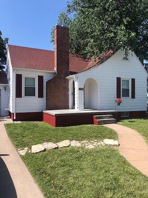 1st image of 2415 Walnut Dr