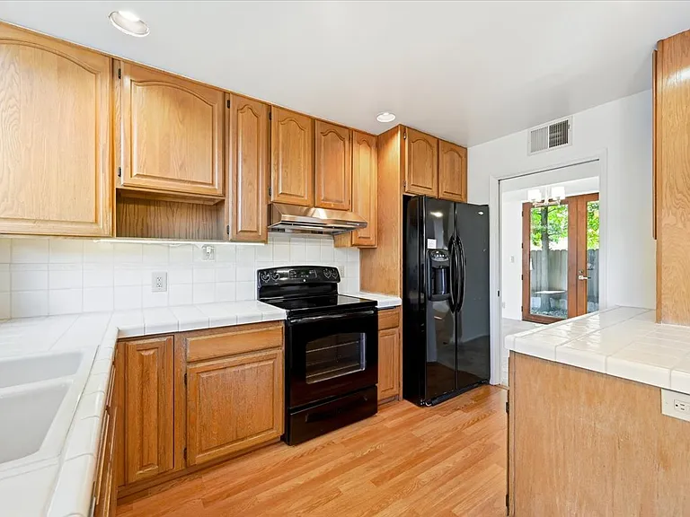 264 W California Ave #C — Photo 7
