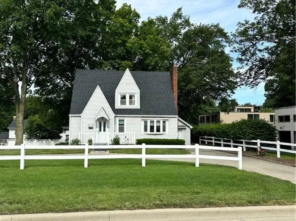 901 S Willow St, Effingham, IL 62401
