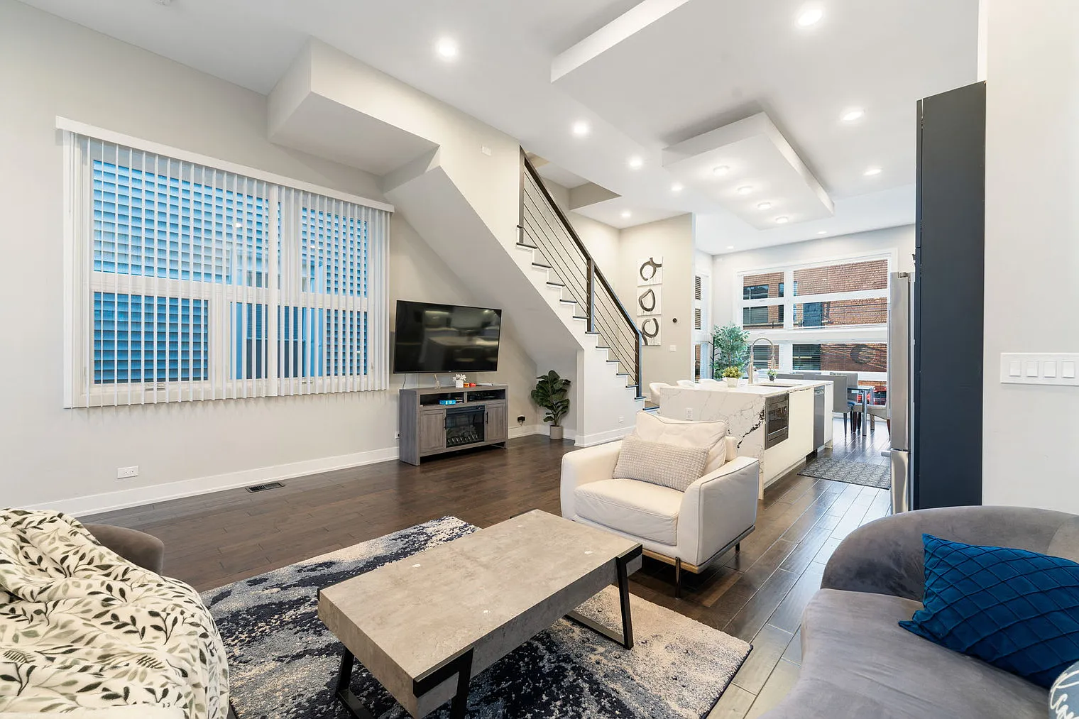 4 bed, 3.0 bath, 2497 sqft, $8,135 — Photo 2