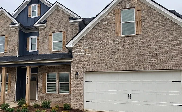 4853 Wellesley Dr — Photo 1