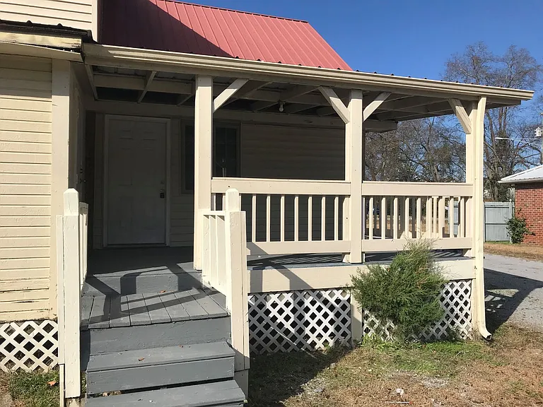 2563 Carriage Dr #B — Photo 17