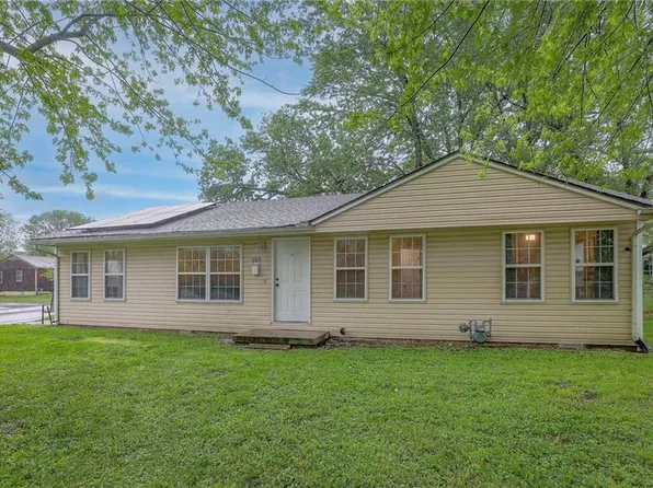 309 Lacy Ln, Belton, MO 64012