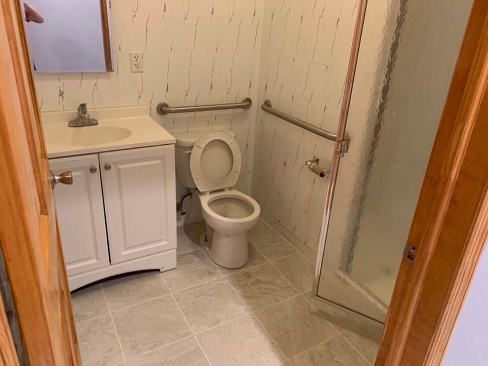 2nd image of 2170 68th St