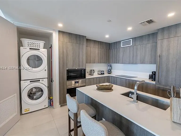 17550 Collins Ave #CU-703 — Photo 13