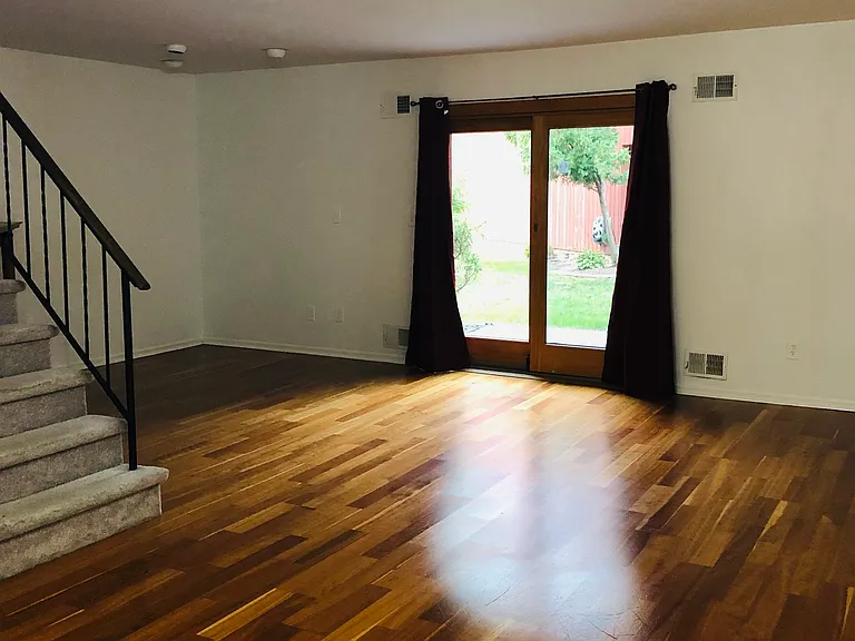 2 Palm Ct — Photo 3