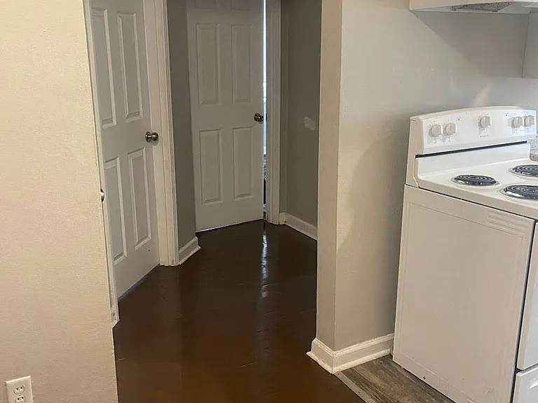 547 Hadley Ave #3 — Photo 10