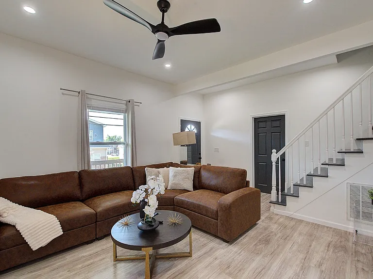 534 Wofford St — Photo 3