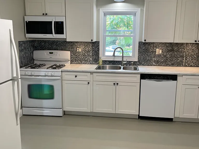 235 Port Republic Rd — Photo 2