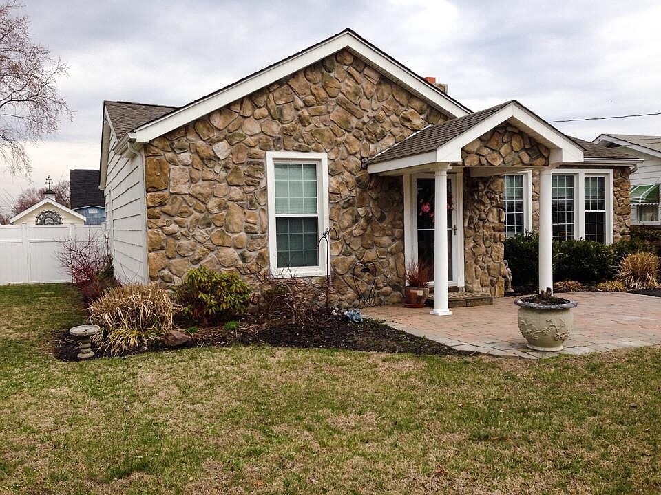 2nd image of 8457 Geneva Rd