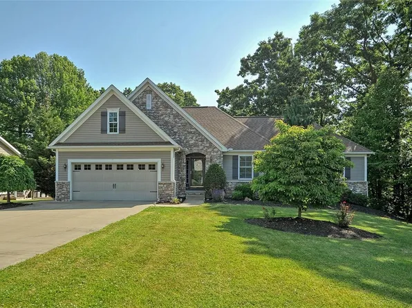 120 Chambers Dr, Monaca, PA 15061