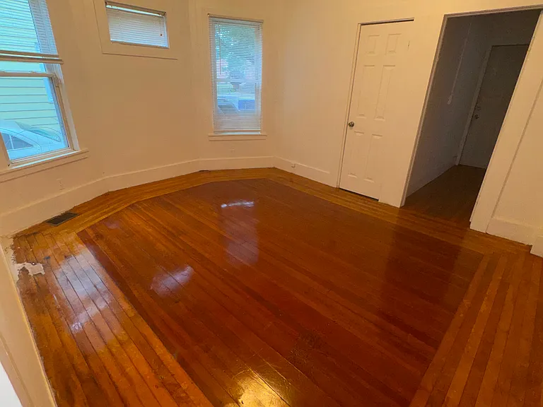 16-18 Alderman St #1 — Photo 7