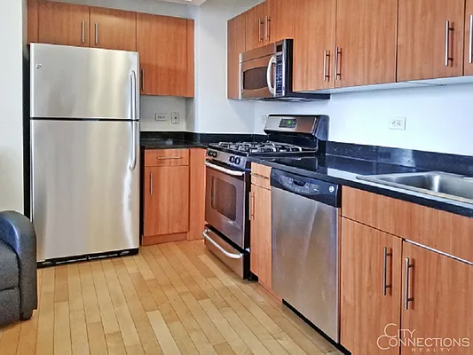 Rented by City Connections Realty | media 9