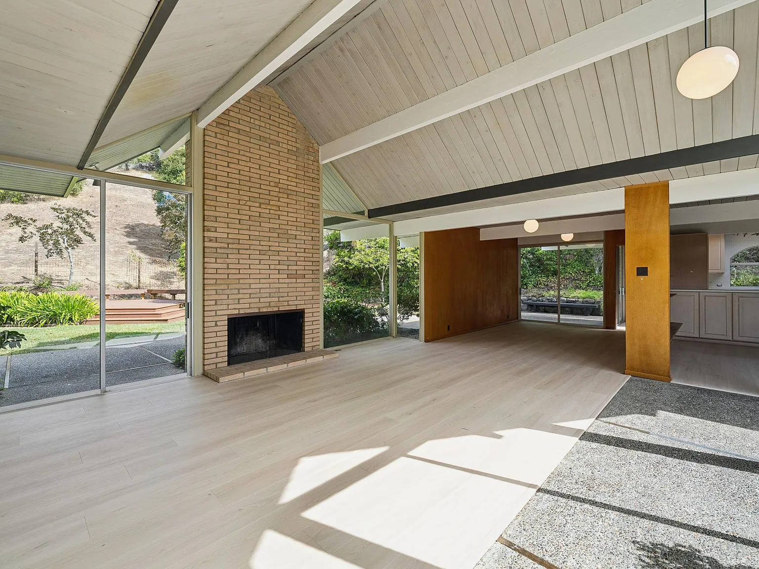 5 bed, 1942 sqft, $7,000 — Photo 4