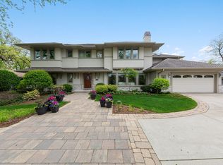 175 Timber View Dr, Oak Brook, IL 60523