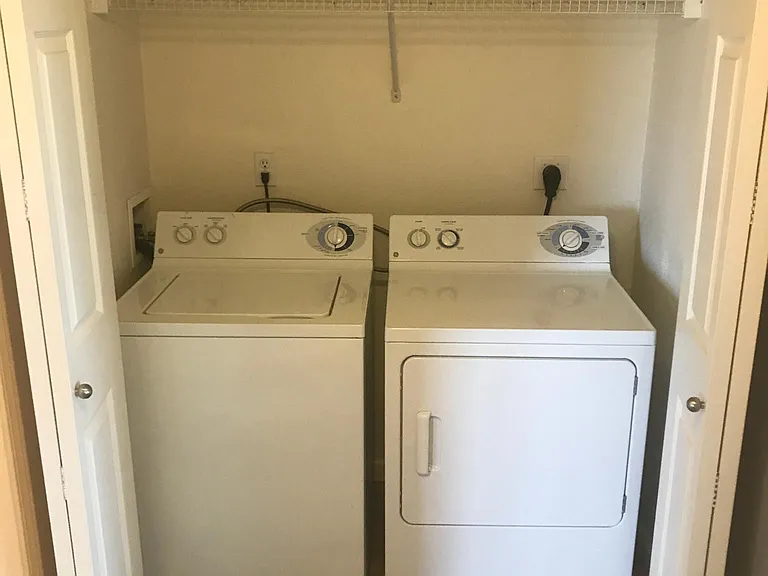 In unit washer and dryer.