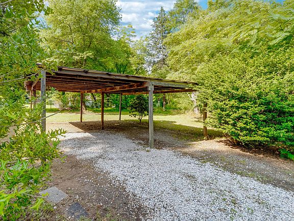 4th image of 1915 Rayon St
