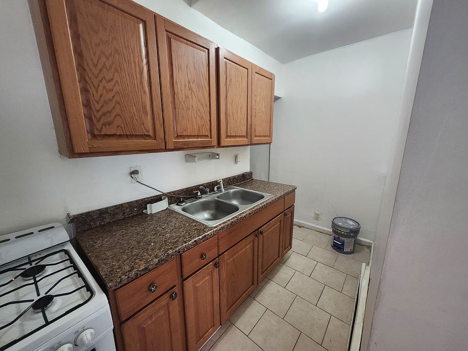 1st image of 20 Amity St #1E