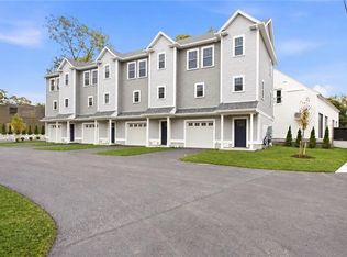 77 Croade St, Warren, RI 02885