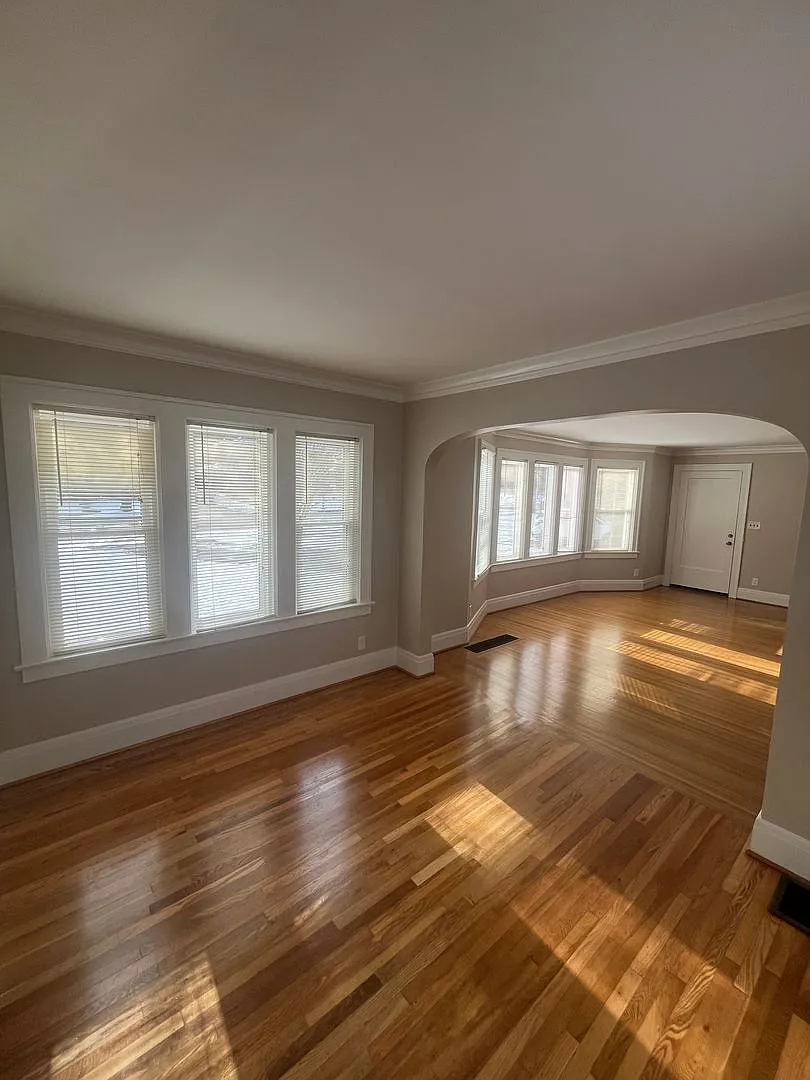 459 N Winton Rd — Photo 3