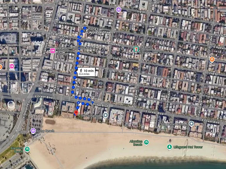 0.4 miles to the beach!