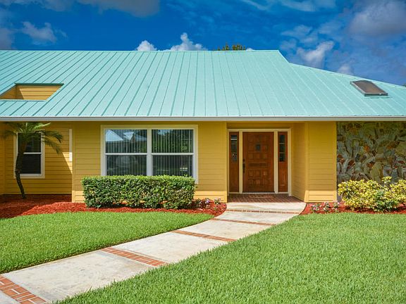 3rd image of 1666 SW Sand Trap Cres