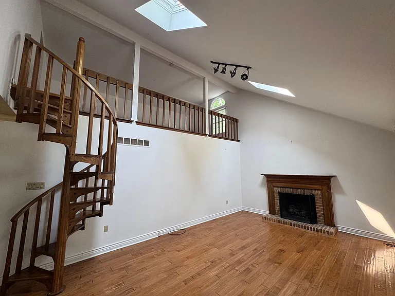 102 Ravenwood Pl — Photo 12