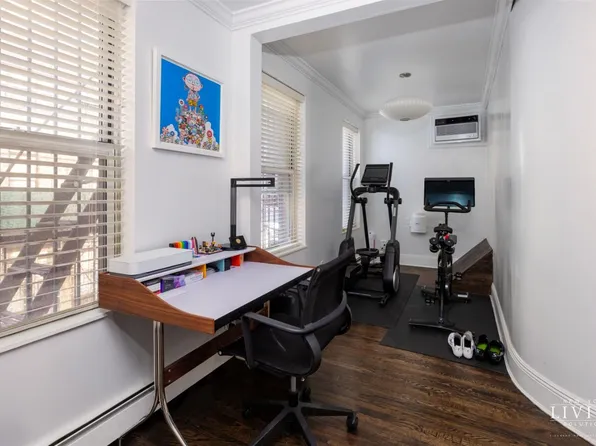 265 West 30th Street image 8 of 19