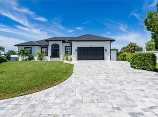 729 Lesia Dr, Nokomis, FL 34275