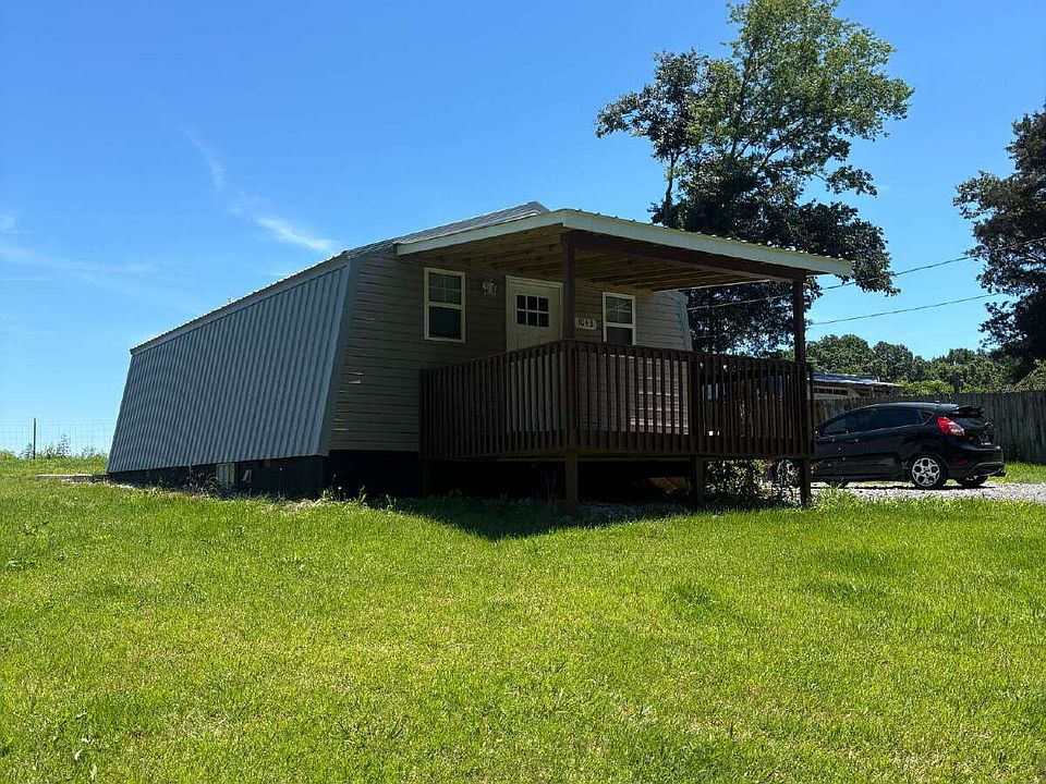 1st image of 1043 Ross Ln