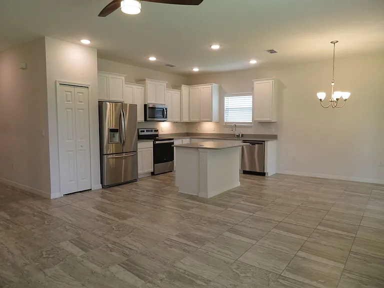 368 Sandcrest Cir — Photo 2