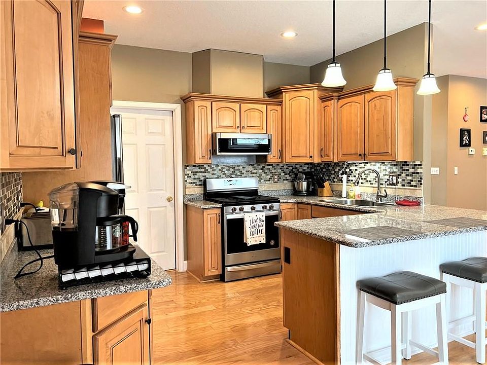 1st image of 1307-1307 146th Ave