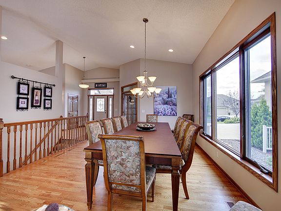 3rd image of 11831 Dunkirk Cir NE