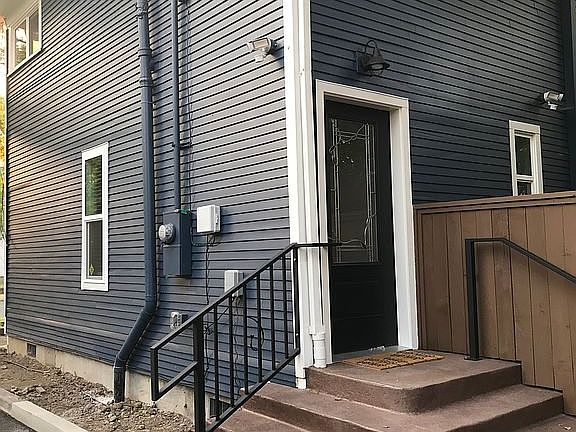 2nd image of 915 W 10th St
