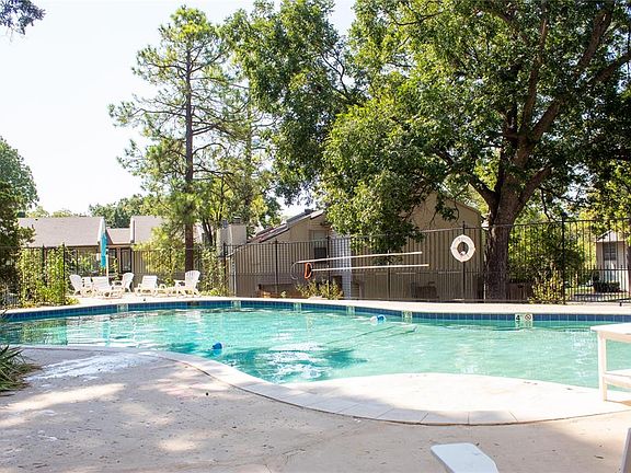 2nd image of 837 Cardinal Creek Blvd