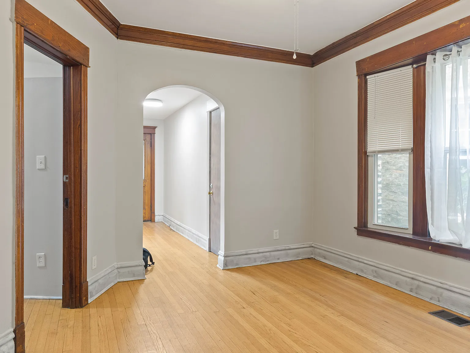 3 bed, $1,500 — Photo 4