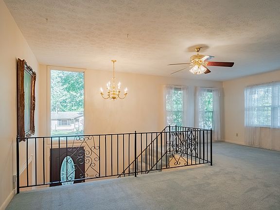 3rd image of 264 Dogwood Ln
